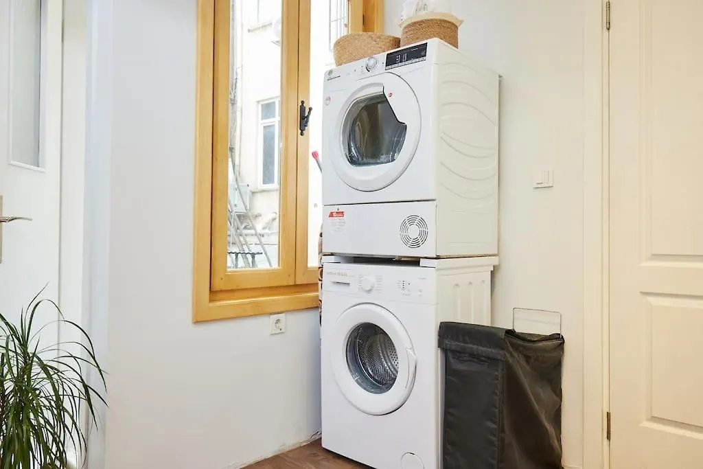 Stunning 2Br 1 Min Metro&Galata Apartment Istanbul 0*,  Turkey